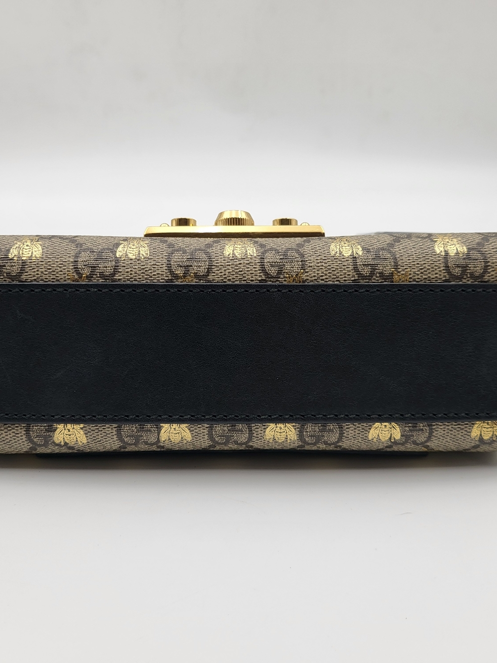 Gucci GG Supreme Monogram Bee Padlock Small Bag Gold Hardware, Auth. w/COA.. - Picture 2 of 15